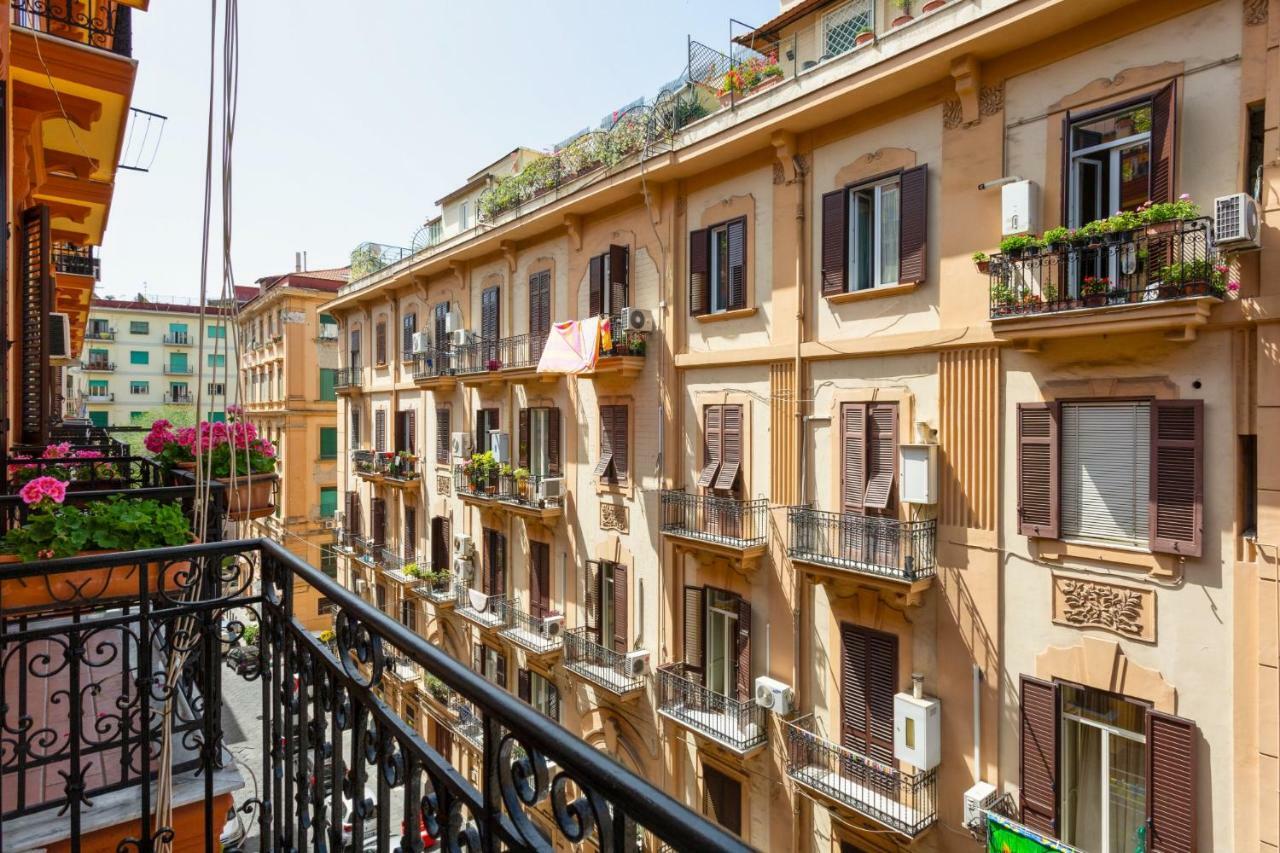 La Smorfia Napoli Lägenhet Exteriör bild